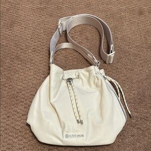 lululemon athletica bag
